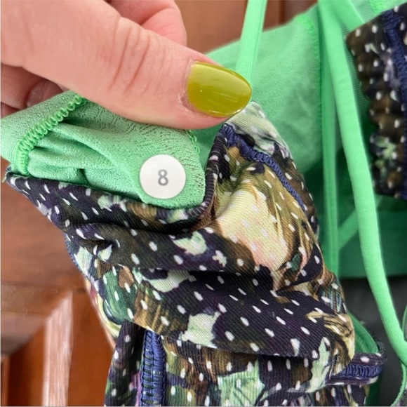 🍋 Lululemon Dancing Warrior Tank
Floral Sport White Multi / Pistachio Size 8 - Picture 10 of 11